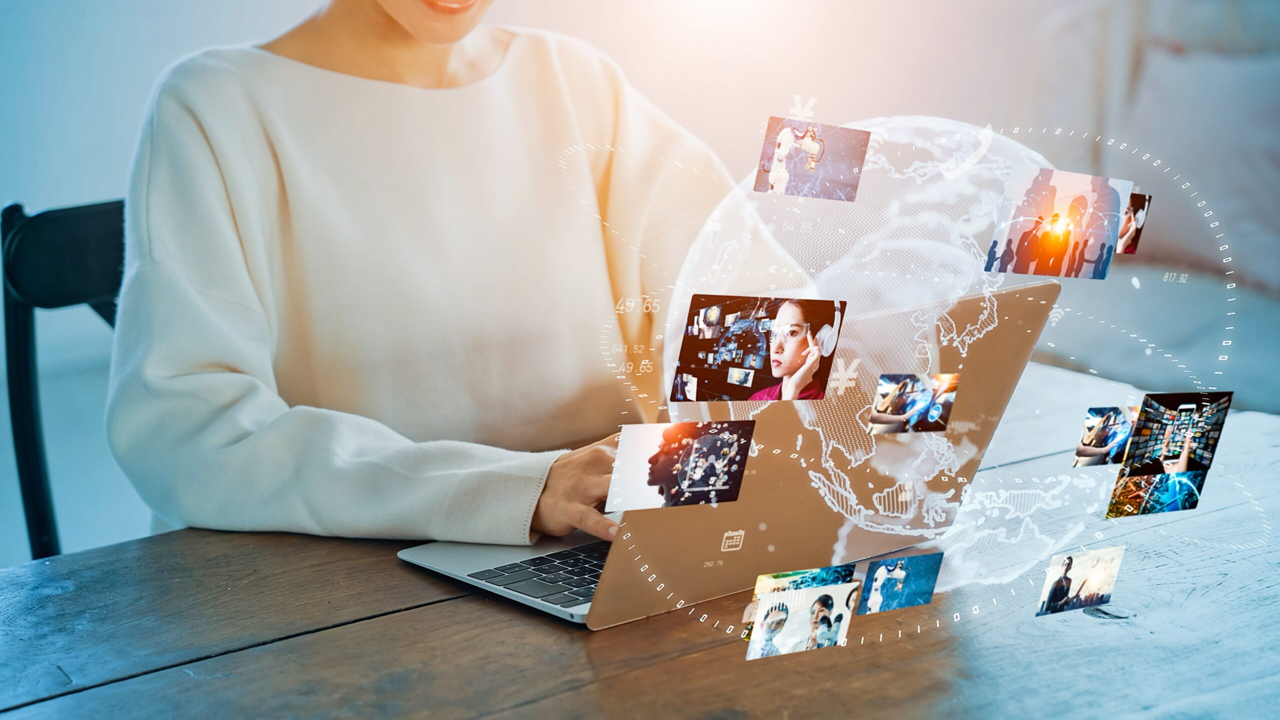 Blog kenniscentrum. Laptop met afbeeldingen