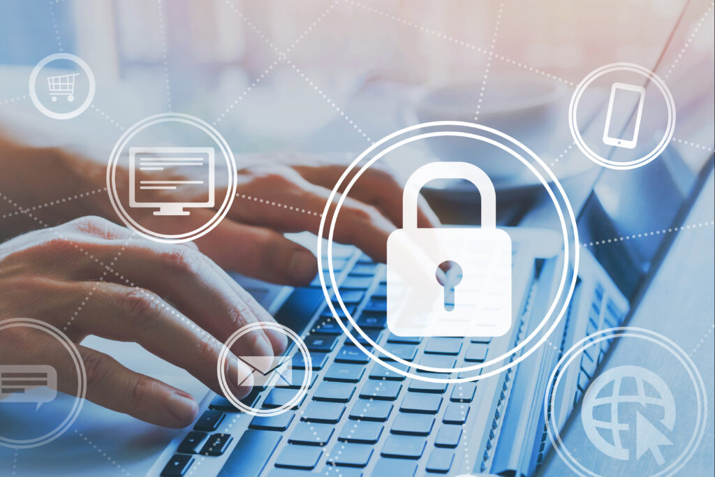 Cybersecurity en de AVG vorm gegeven door een laptop met en slotje.